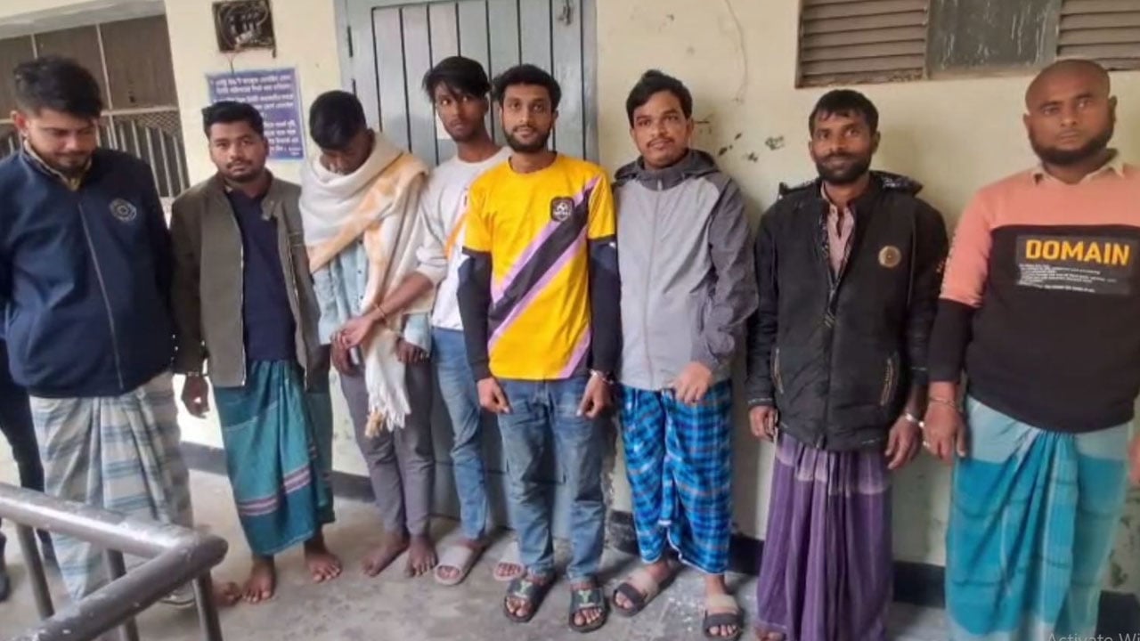 গাজীপুরে মাদক ব্যবসায়ীদের হামলায় চার পুলিশ সদস্য আহত, গ্রেপ্তার ১০