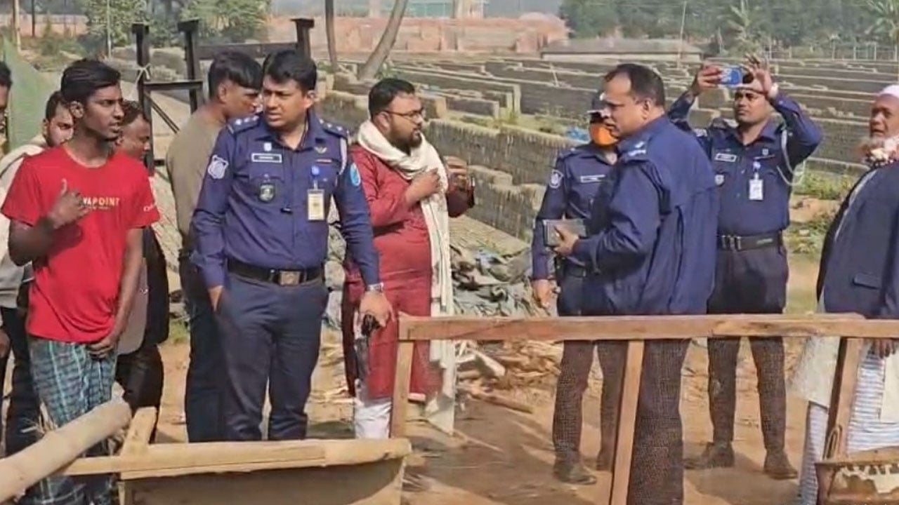 রাতে বাড়ি থেকে বের হয়ে পরদিন জাসাস নেতাকে হত্যা