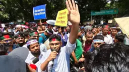 প্রাথমিকে নিয়োগ বিতর্ক, শিক্ষামন্ত্রীর আশ্বাসে আন্দোলন স্থগিত