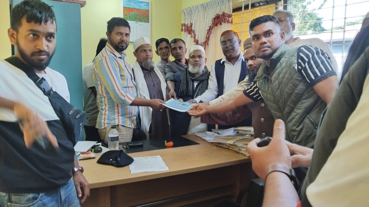 এবি পার্টির তালহা আলমের মনোনয়নপত্র সংগ্রহ করলেন জমিয়ত নেতারা