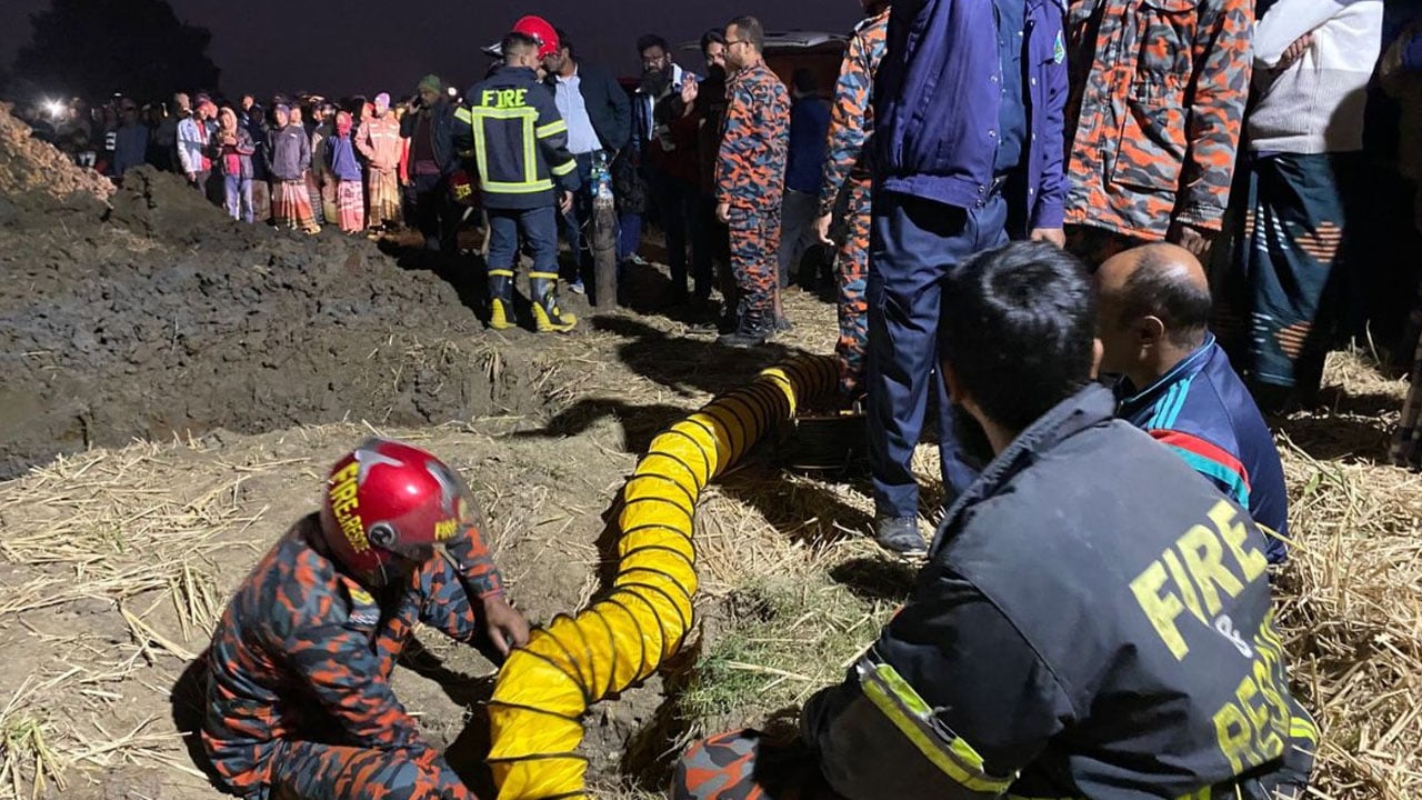 ৩৫ ফুটের গর্তে ১৯ ঘণ্টা পার শিশু সাজিদের, যা জানালো ফায়ার সার্ভিস
