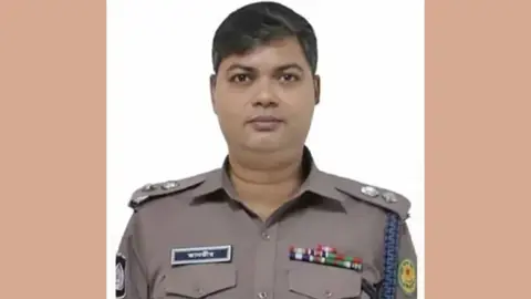 গুলশানে আওয়ামী লীগের মিছিল, ওসির পর সরানো হলো ডিসিকেও