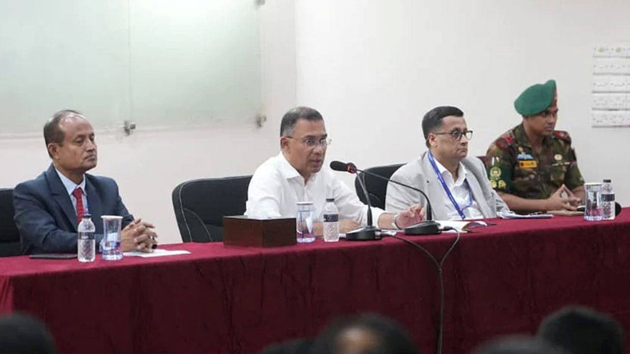 আমাকে ‘মাননীয়’ বলার প্রয়োজন নেই, ঢাবি শিক্ষার্থীদের প্রধানমন্ত্রী