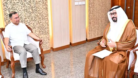 বাণিজ্য-বিনিয়োগ ও কর্মসংস্থান বাড়াতে প্রধানমন্ত্রীর সঙ্গে আমিরাতের রাষ্ট্রদূতের বৈঠক 