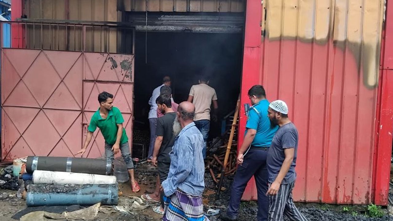 টঙ্গীতে এবার কাপড়ের কাটিং কারখায় আগুন