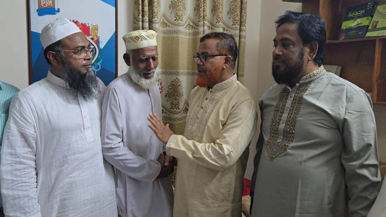 নিখোঁজ জুলাই যোদ্ধা মামুনুর রশীদের পরিবারের পাশে বিএনপি