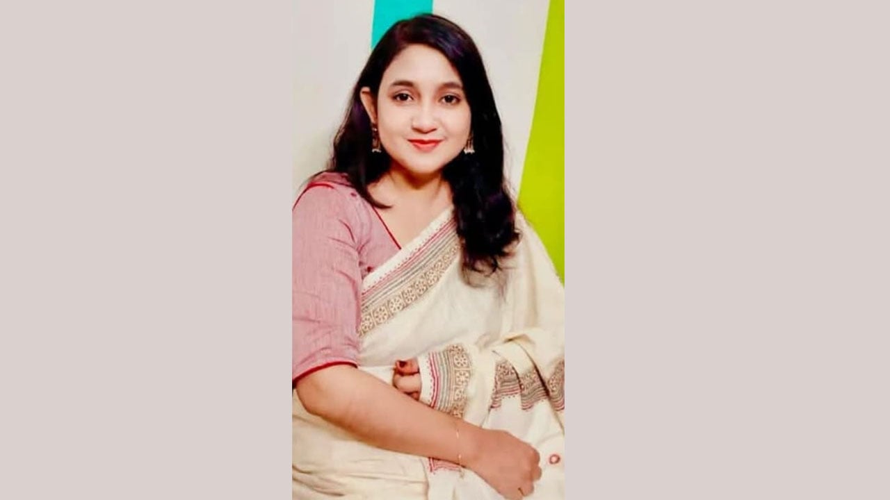 শোকজের পরও কর্মস্থলে ফেরেননি সহকারী শিক্ষিকা