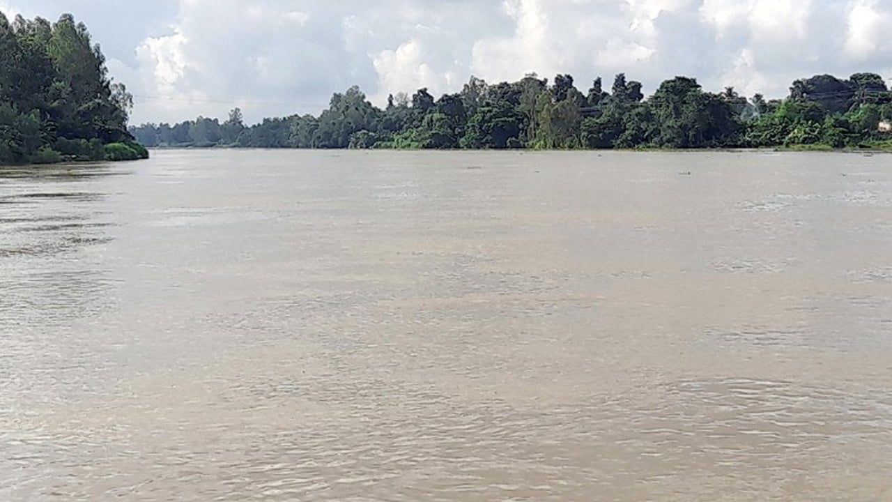 উত্তর-পূর্বাঞ্চলের সাত নদীর পানি বিপদসীমার ওপরে