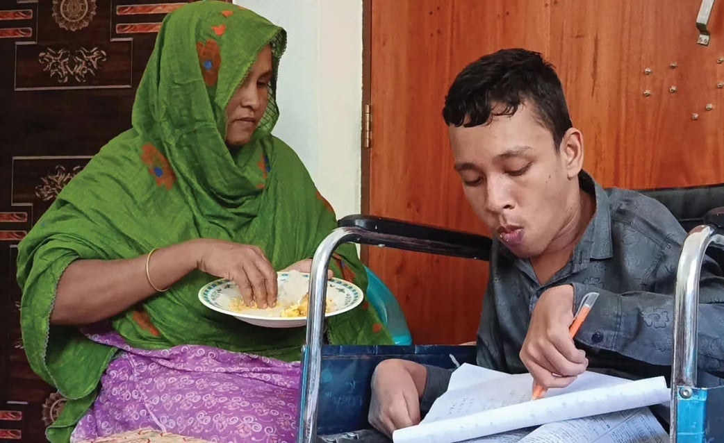 শারীরিক প্রতিবন্ধকতাকে জয় করে ইয়াসারের জিপিএ-৫