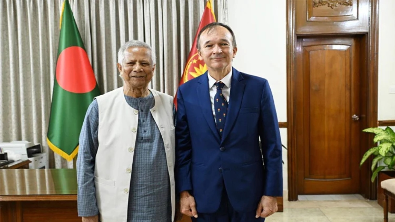 প্রধান উপদেষ্টার সঙ্গে বিদায়ী ডাচ রাষ্ট্রদূতের সাক্ষাৎ