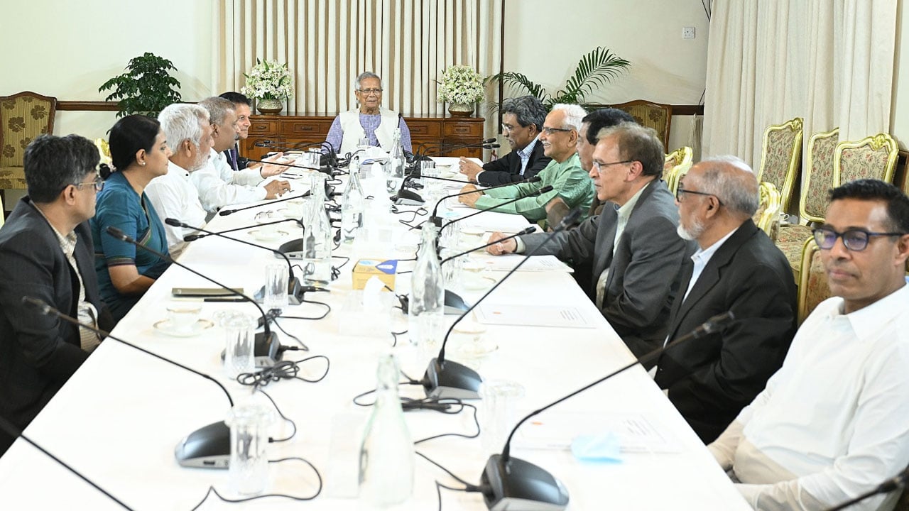 ফেব্রুয়ারির প্রথমার্ধে নির্বাচনের কোন বিকল্প আমাদের হাতে নেই: প্রধান উপদেষ্টা