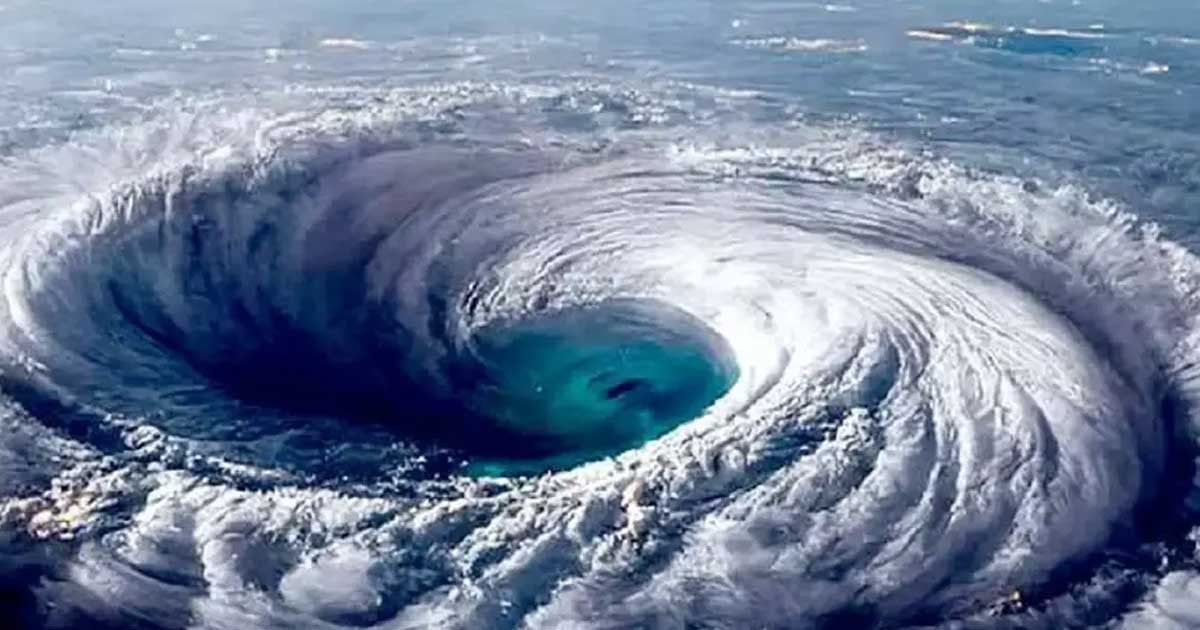 বাংলাদেশ থেকে আর যতটা দূরে রয়েছে ঘূর্ণিঝড় ডিটওয়াহ