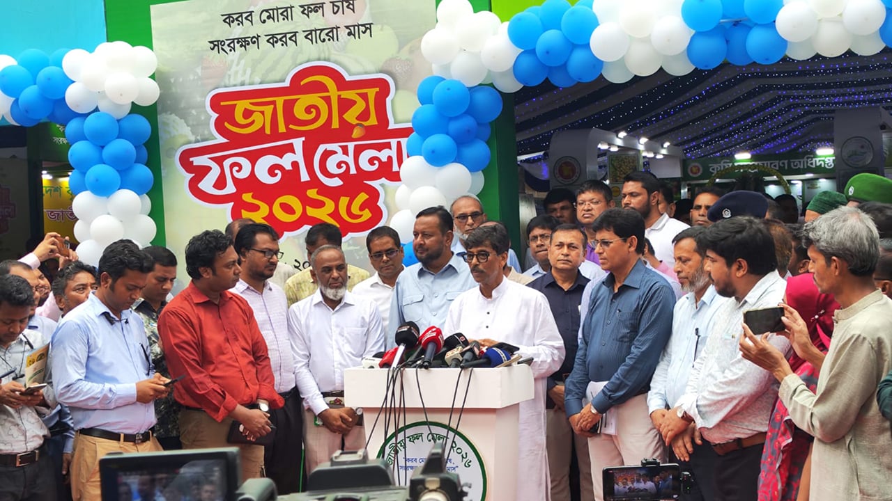 দেশীয় ফলের বিলুপ্ত প্রজাতি ফিরিয়ে আনার উদ্যোগ নিয়েছি