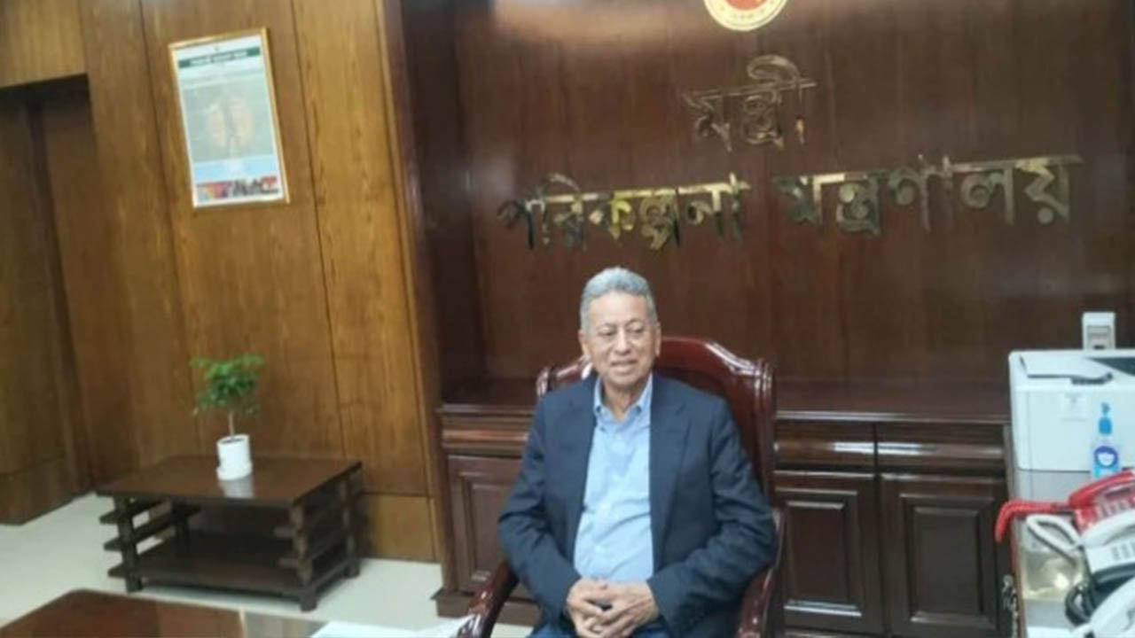 আমরা কথা কম বলে কাজ বেশি করতে চাই: আমির খসরু