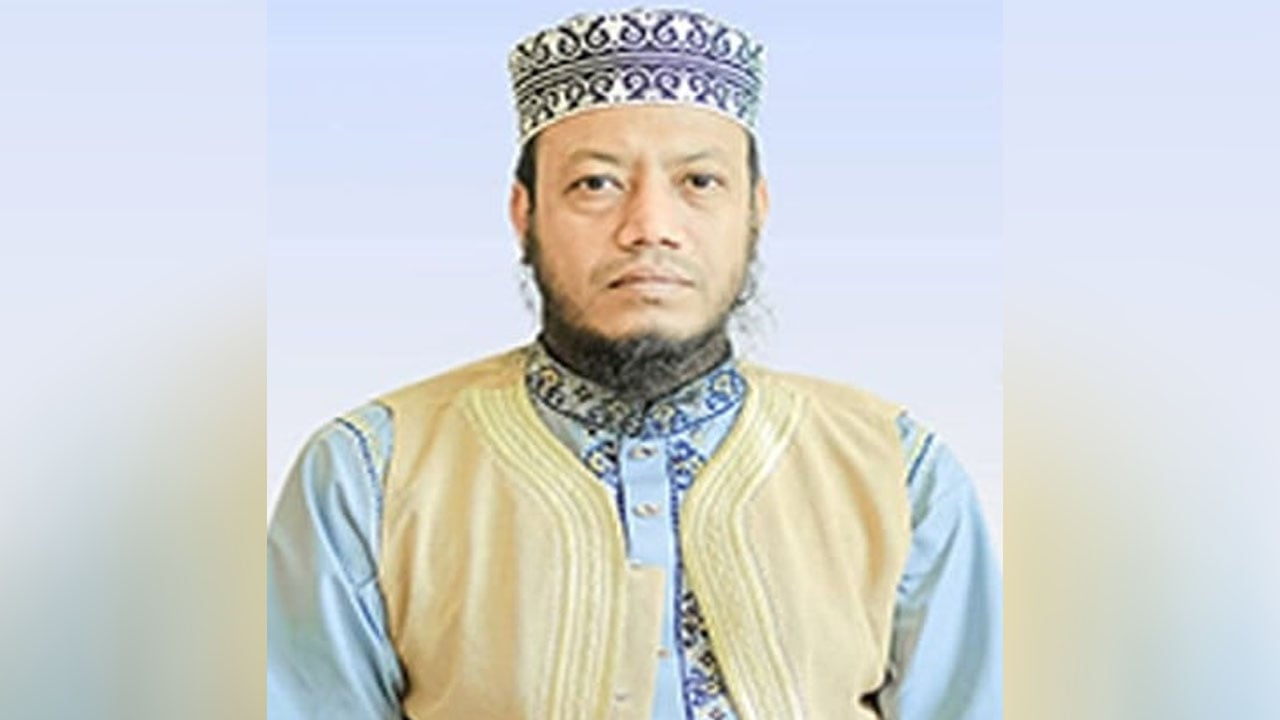 ইসলামি বক্তা আমির হামজার বিরুদ্ধে মামলা