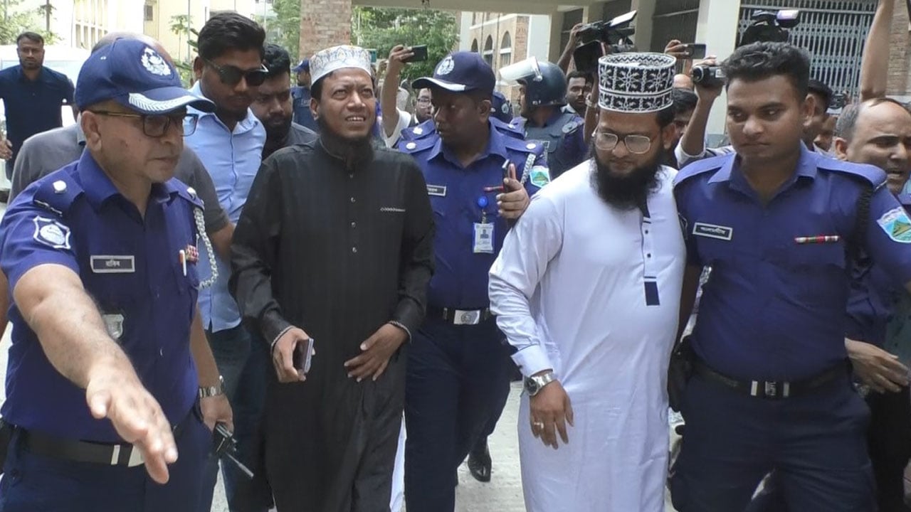 সিরাজগঞ্জের আদালতে মুফতি আমীর হামজার জামিন