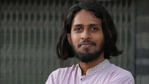 শিবিরের সাথী থেকে এক বছর আগেই বহিষ্কার আম্মার, জানা গেল যে সব কারণ