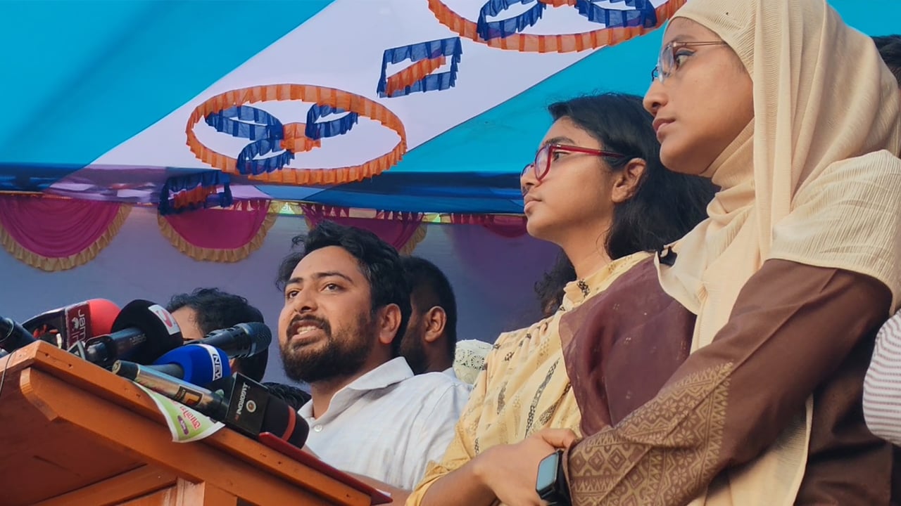 পুশইন করতে হলে শেখ হাসিনাকে করুন: নাহিদ