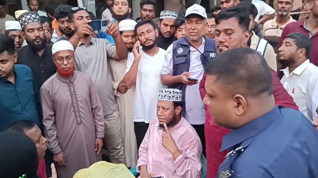 শ্বশুরবাড়ি যাওয়ার পথে এমপি আমির হামজার ওপর হামলা