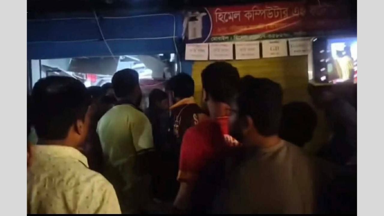 রাবিতে দোকানির ওপর ছাত্রদল নেতার হামলা