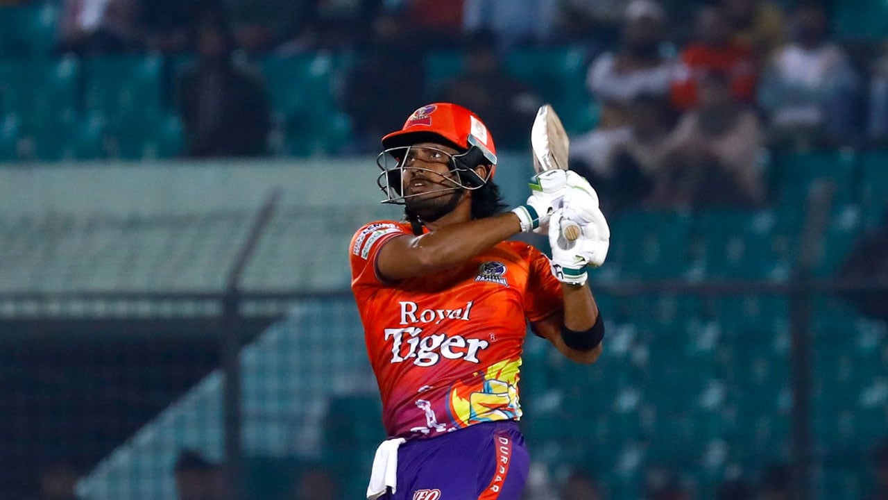 ক্রিকেটে নিষিদ্ধ হচ্ছেন  বিজয়, সৈকত সহ ৯ ক্রিকেটার