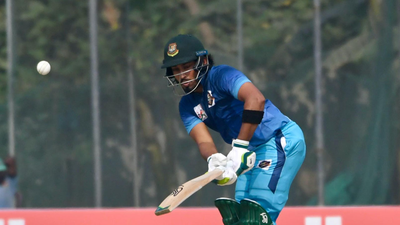 গাজীর হ্যাটট্রিক জয়, ফের হারল ধানমন্ডি