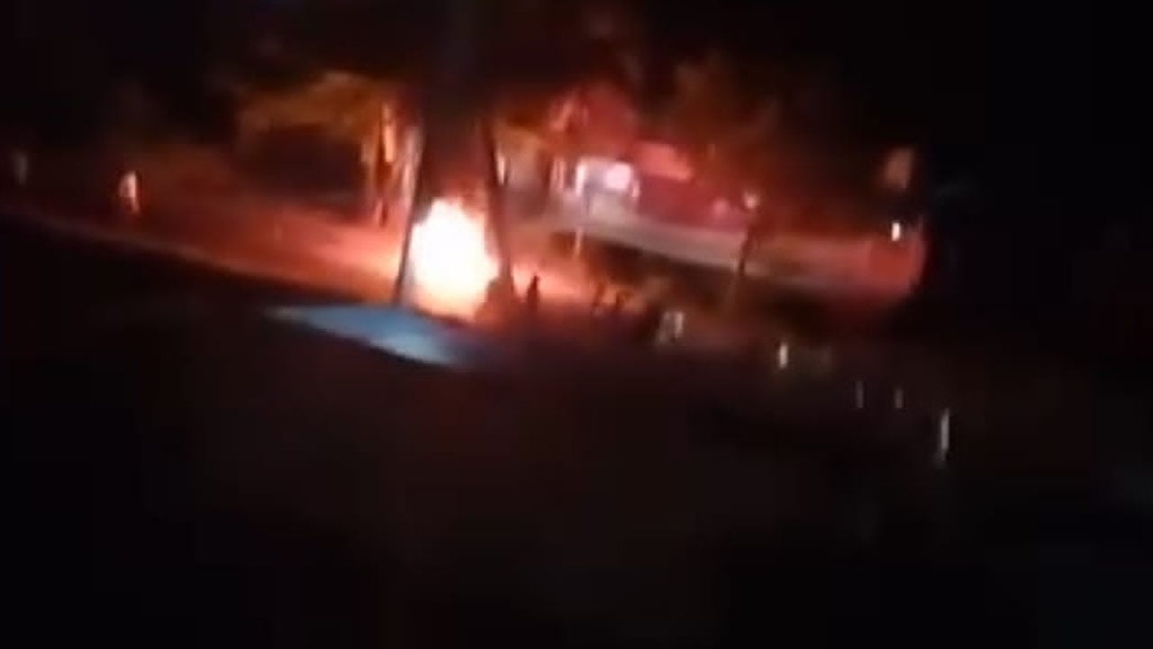 আনোয়ারায় মধ্যরাতে বিএনপির দু’গ্রপে সংঘর্ষ: অস্ত্র উদ্ধার