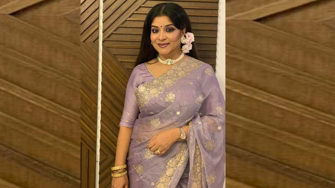 প্লে-ব্যাকের অপেক্ষায় অনুপমা মুক্তি