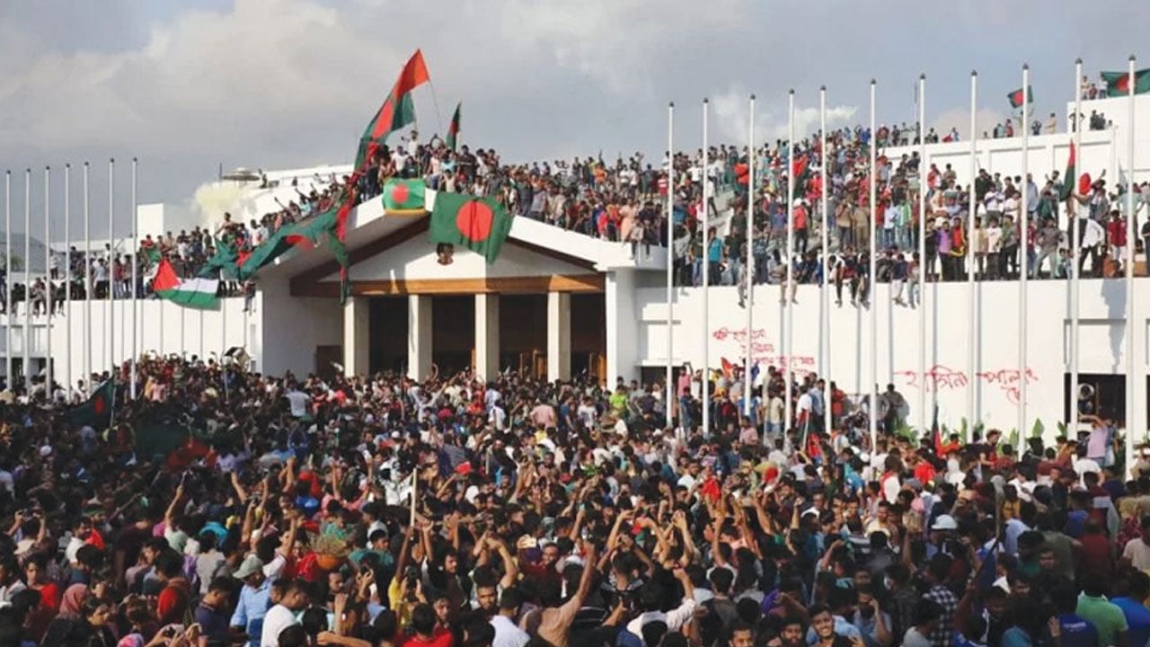 আওয়ামী শাসনে গণমাধ্যম ও জুলাইয়ের চেতনা