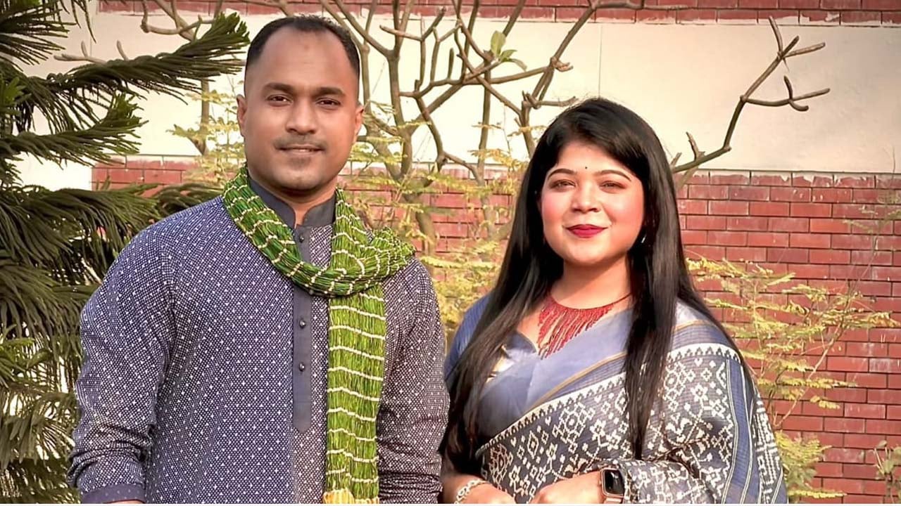 অপুর সঙ্গে দ্বৈত গানে টুশি