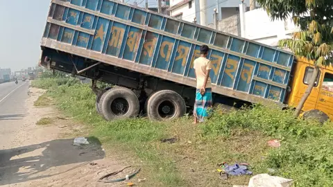 আড়াইহাজারে ট্রাকের ধাক্কায় অটোযাত্রী নিহত 