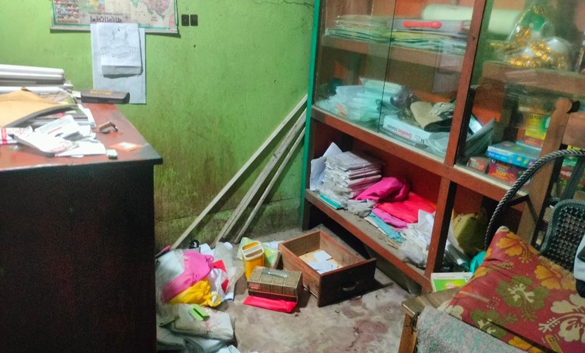 আড়াইহাজারে একরাতে ৪ বাড়িতে ডাকাতি