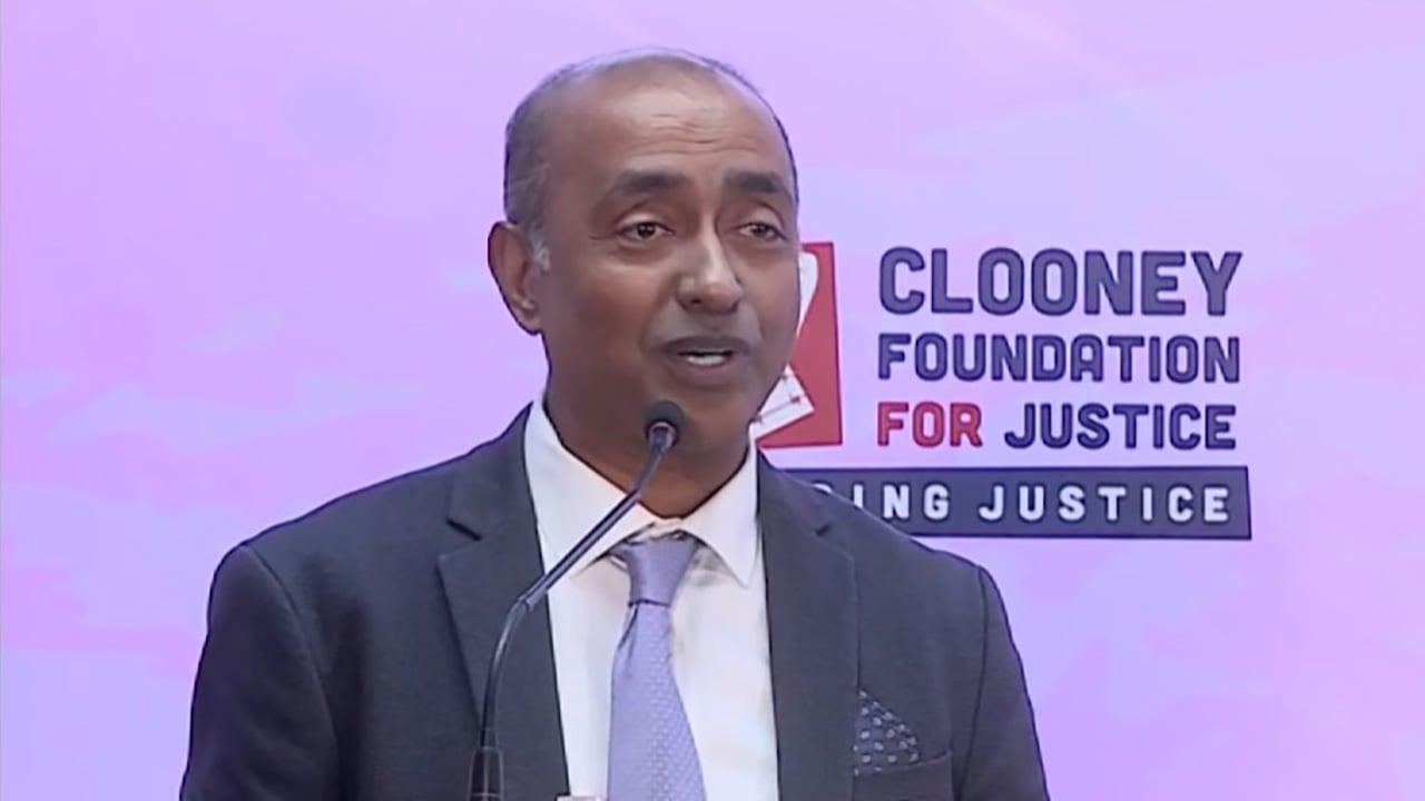 সাংবাদিকদের কলম থামানো আইনের অবসান দরকার