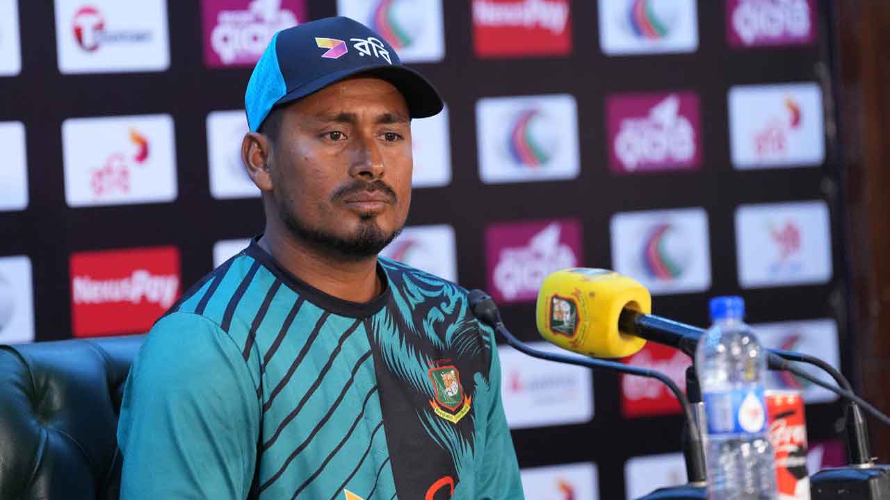 টেস্ট ব্যাটিং নিয়ে খুশি আশরাফুল