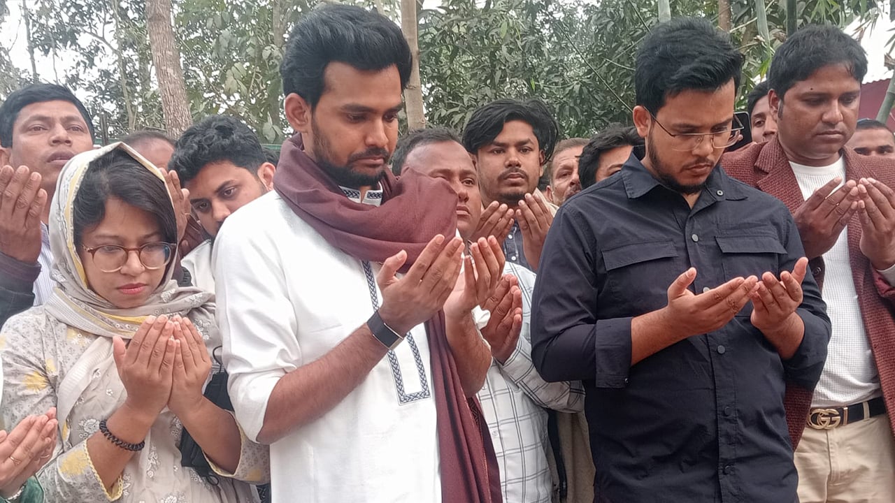 দিল্লীর দাস কোন দলের কথা রাজনীতিতে গুরুত্বপূর্ণ নয়