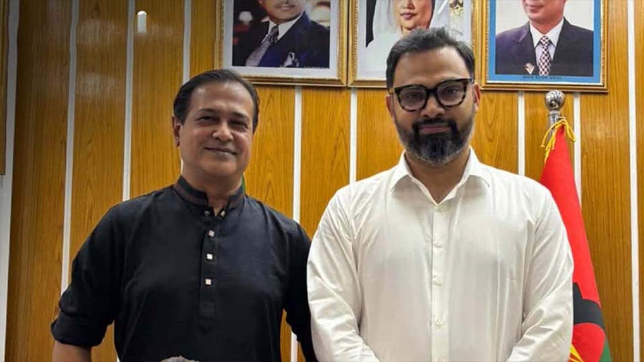 ক্রীড়া প্রতিমন্ত্রীকে নিয়ে যা বললেন আসিফ
