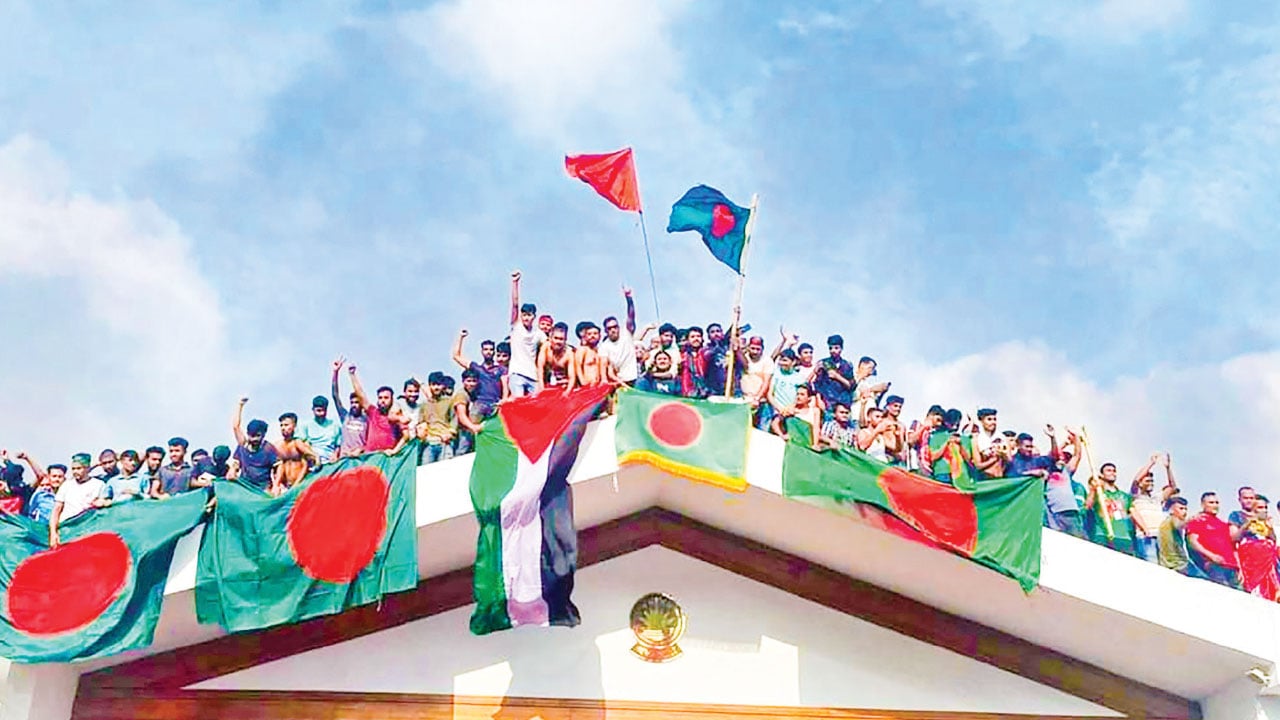 অসম্পূর্ণ বিপ্লব ও ফ্যাসিস্ট শাসনের শিকড়