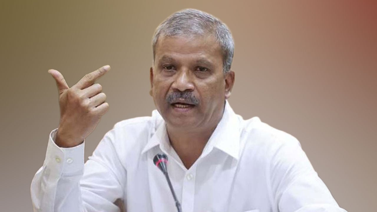 সমালোচনা করেন, সমস্যা নাই: আসিফ নজরুল