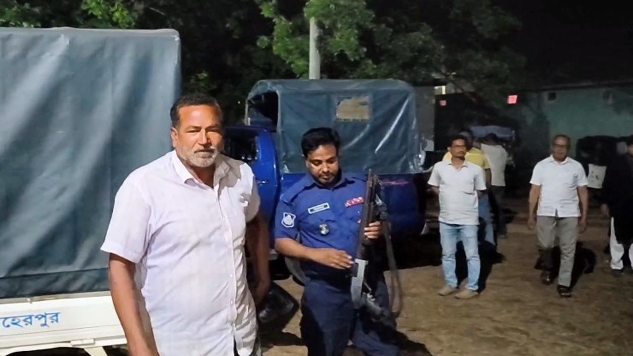 মেহেরপুরে ডিজেল মজুতের অভিযোগে আটক ১