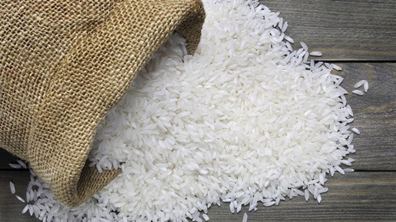 আতপ চালে সুগন্ধি মিশিয়ে পোলাওয়ের নামে বিক্রি