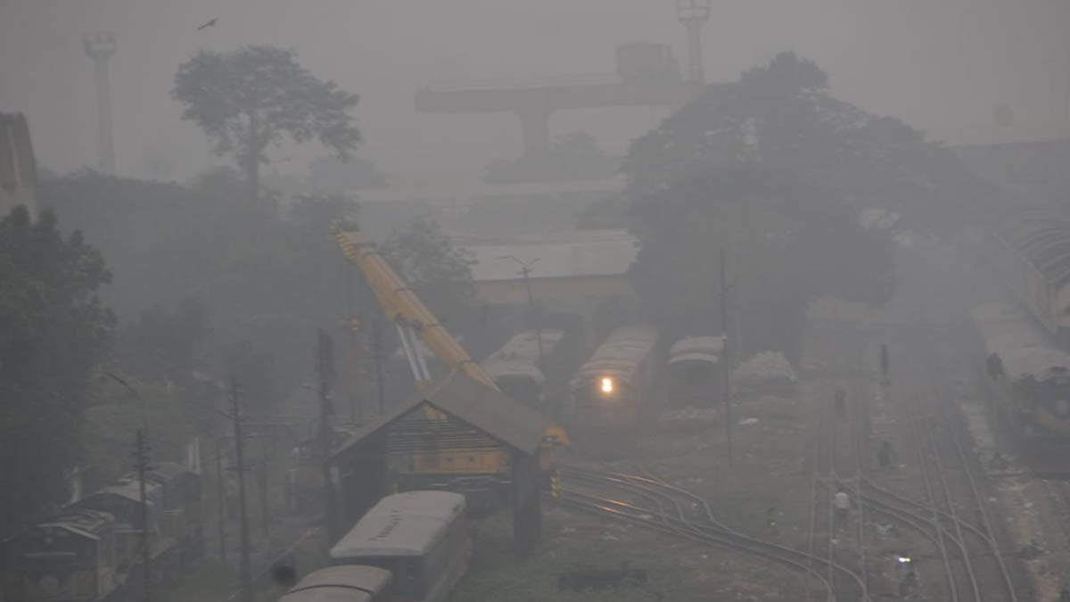 ঘন কুয়াশায় রেল দুর্ঘটনা এড়াতে বাড়তি সতর্কতার নির্দেশনা