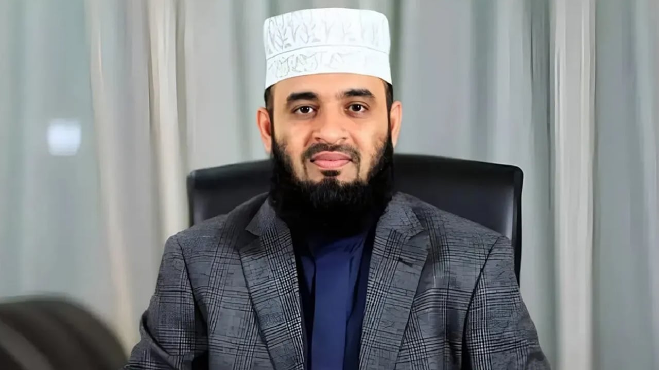 নর্থ সাউথে কোরআন অবমাননার ঘটনা নিয়ে যা বললেন আজহারি
