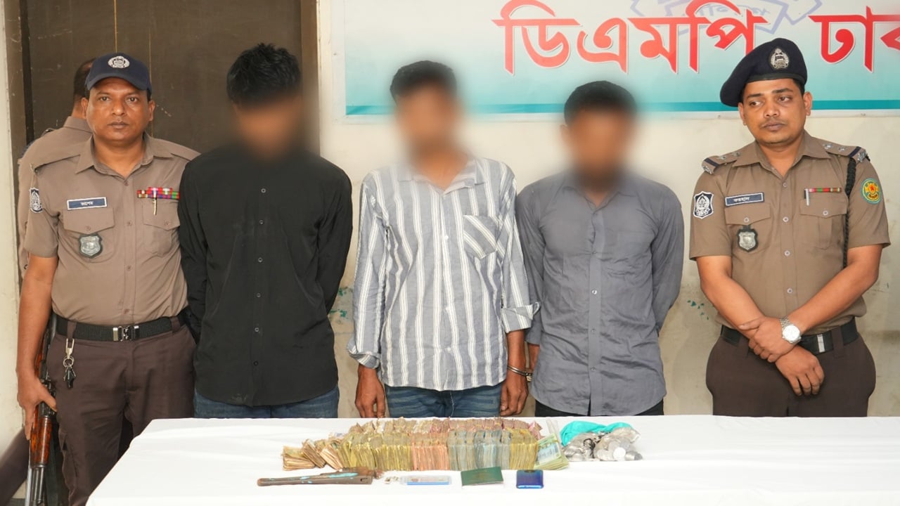 বারিধারায় গির্জায় ডাকাতি: মাদক-জুয়ার নেশায় অন্ধ ৩ যুবক পুলিশের জালে