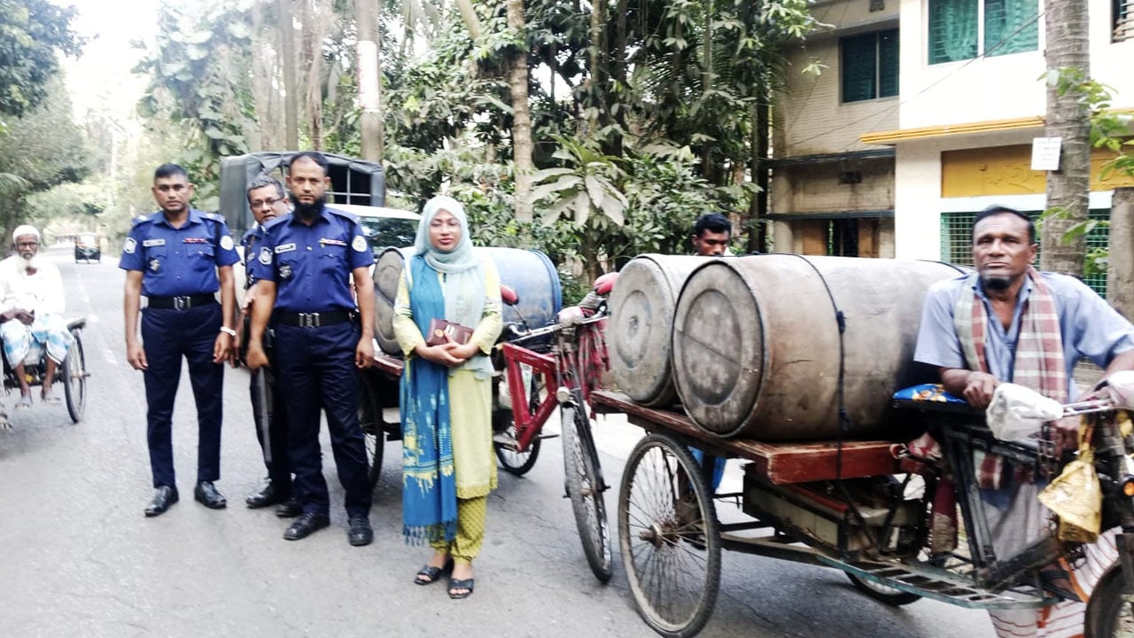 বাবুগঞ্জে অবৈধভাবে ডিজেল মজুদের দায়ে ব্যবসায়ীকে জরিমানা