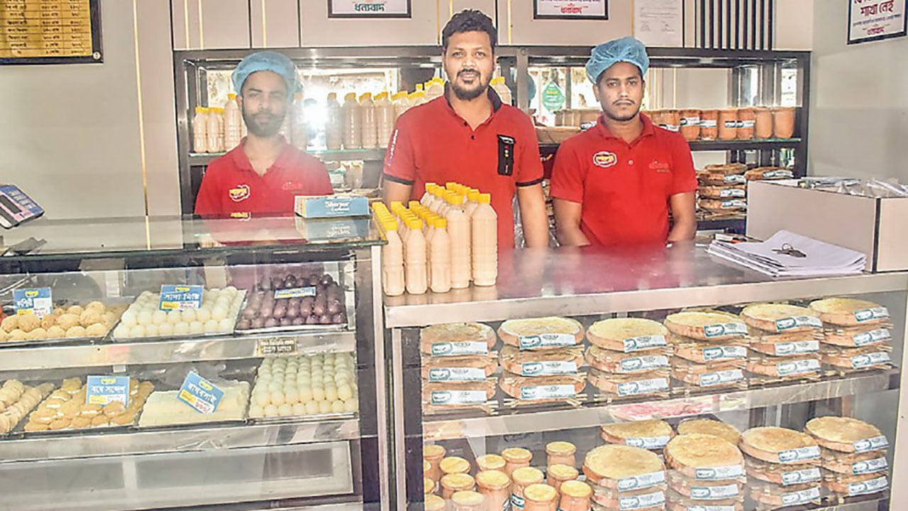 ইফতারে কদর বেড়েছে বগুড়ার টকদইয়ের