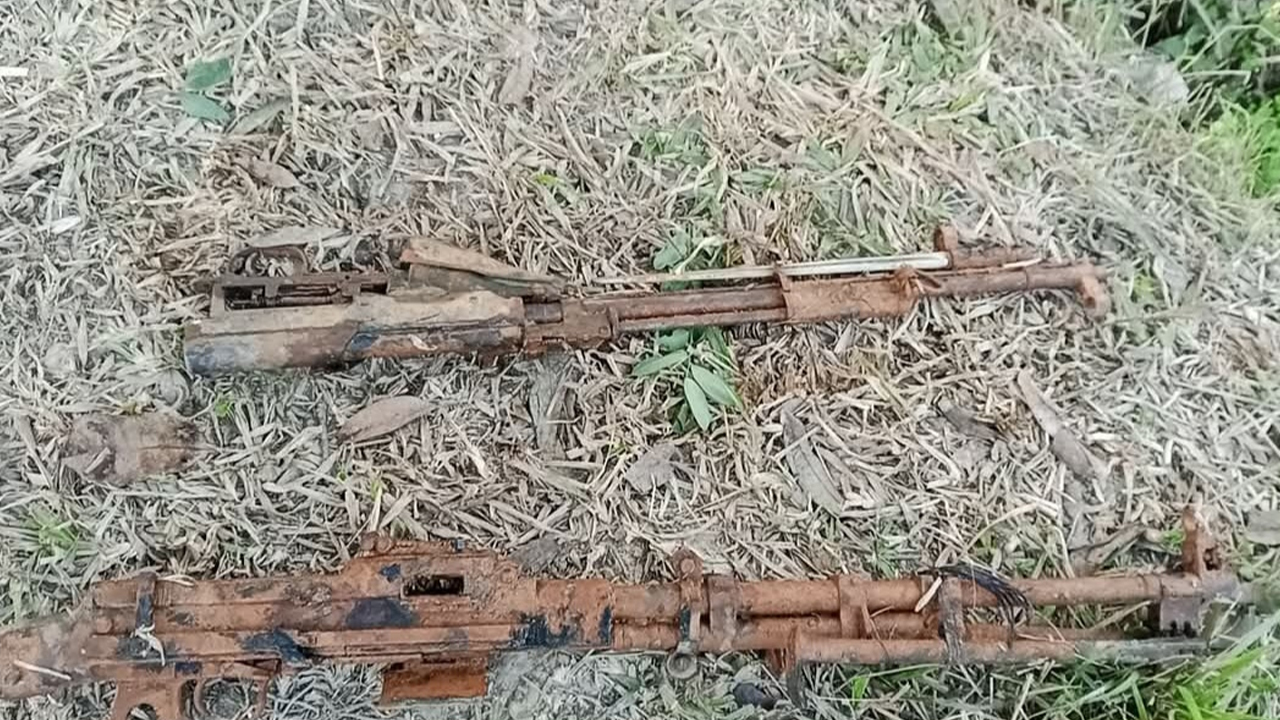 বগুড়ায় ৫ আগস্টের লুণ্ঠিত অস্ত্র পুকুর থেকে উদ্ধার