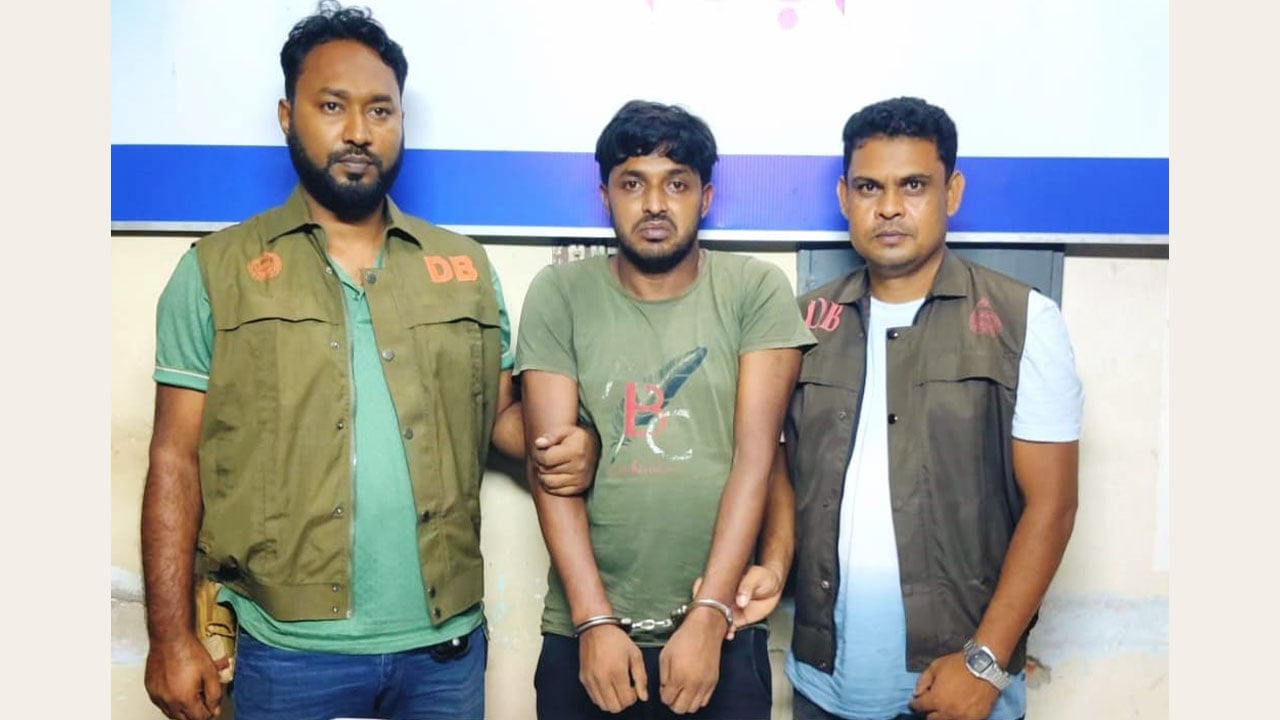 পুলিশকে চাকু মেরে পালানো সেই নিশান গ্রেপ্তার