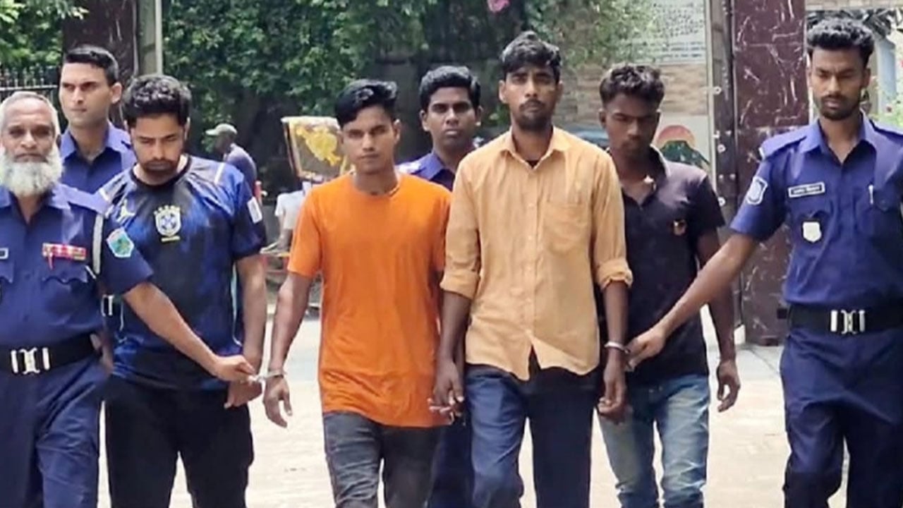 বগুড়ায় ডাকাত দলের চার সদস্য গ্রেপ্তার