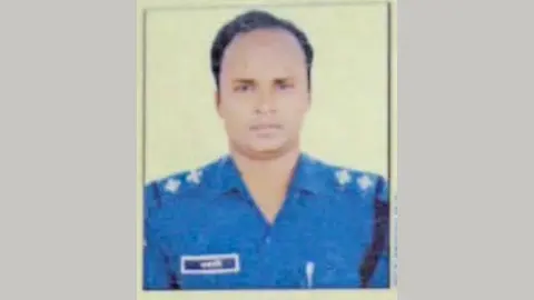 বগুড়ায় প্রাইভেট কার নিয়ন্ত্রণ হারিয়ে ডিভাইডারে ধাক্কা, এসআই নিহত