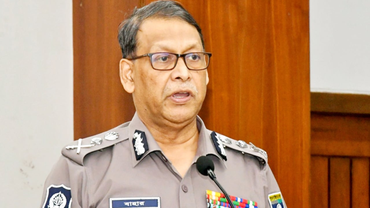 মবের চেষ্টা করলে শুধু কেন্দ্র নয়, ওই আসনের ভোট স্থগিত